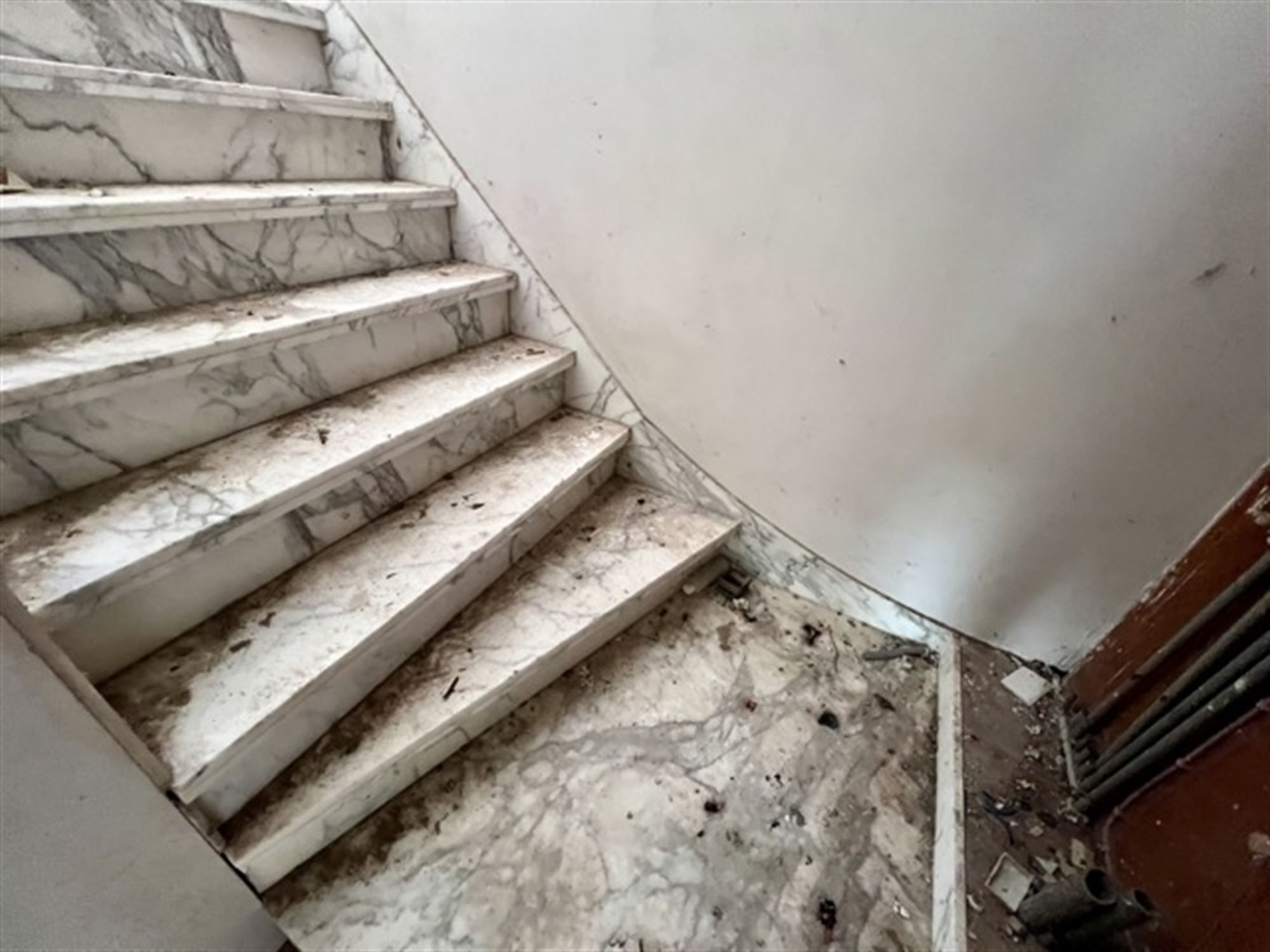 Te renoveren enorme villa foto 23