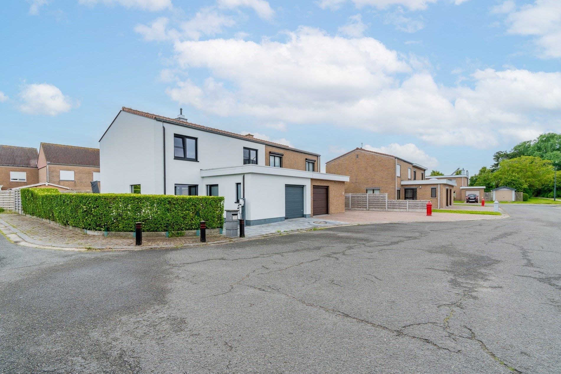 Mooi vernieuwde woning met garage en tuin te Heist-aan-Zee foto 1