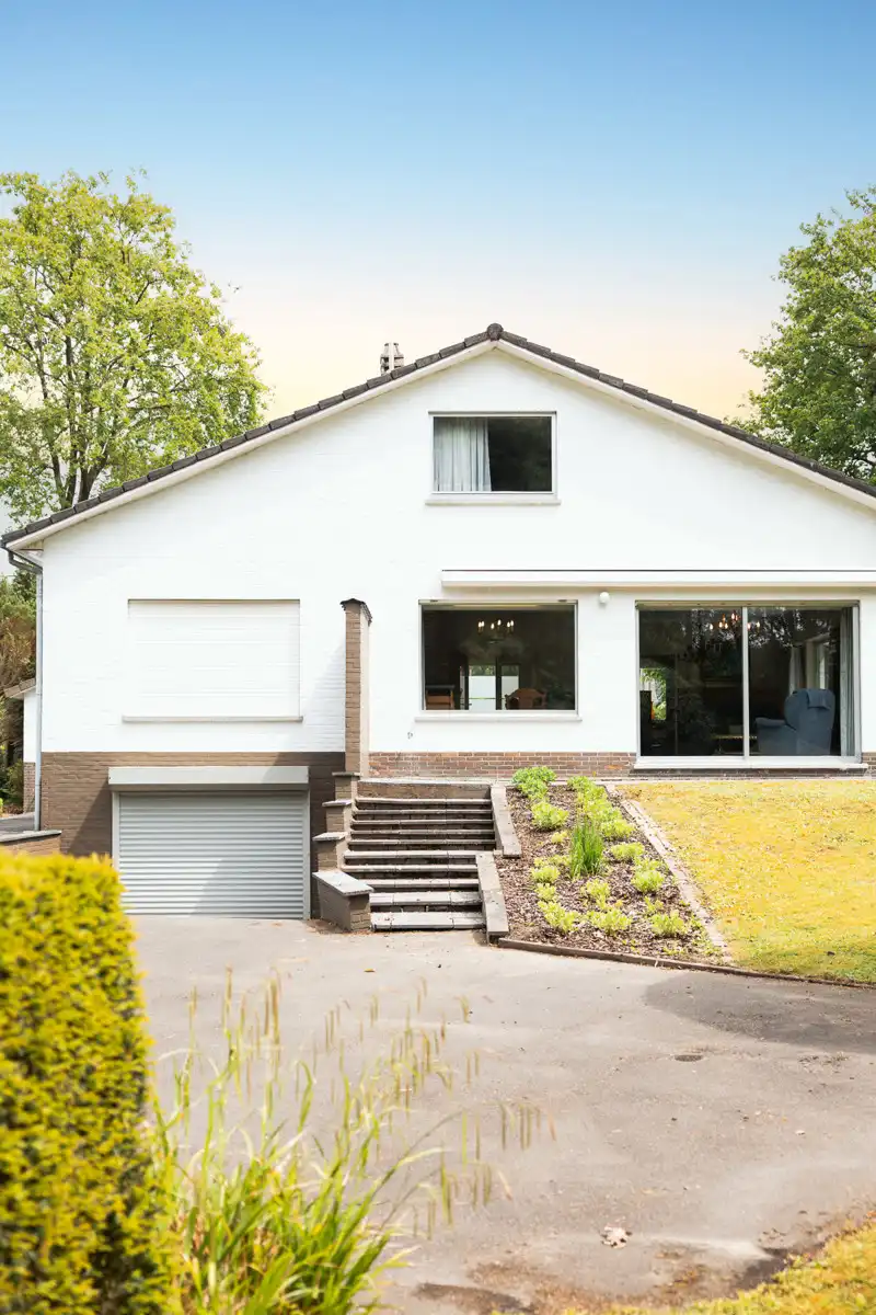 Karaktervolle villa met veel potentieel op een riant perceel foto 22