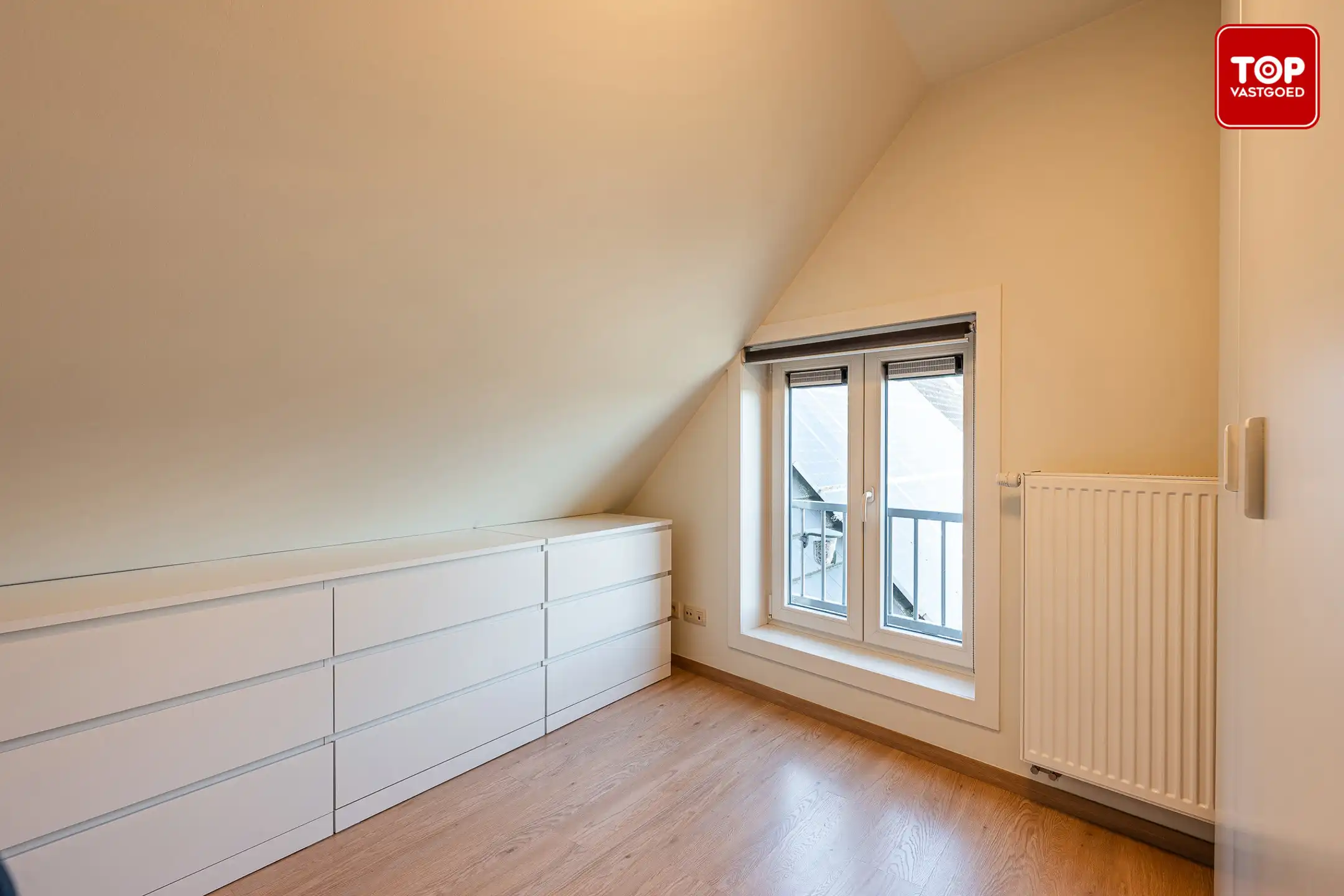 Instapklaar appartement in centrum Waarschoot foto 13