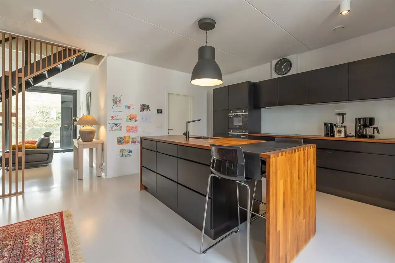 heel royaal, recent, nabij station, rustig, label A met garage foto 13