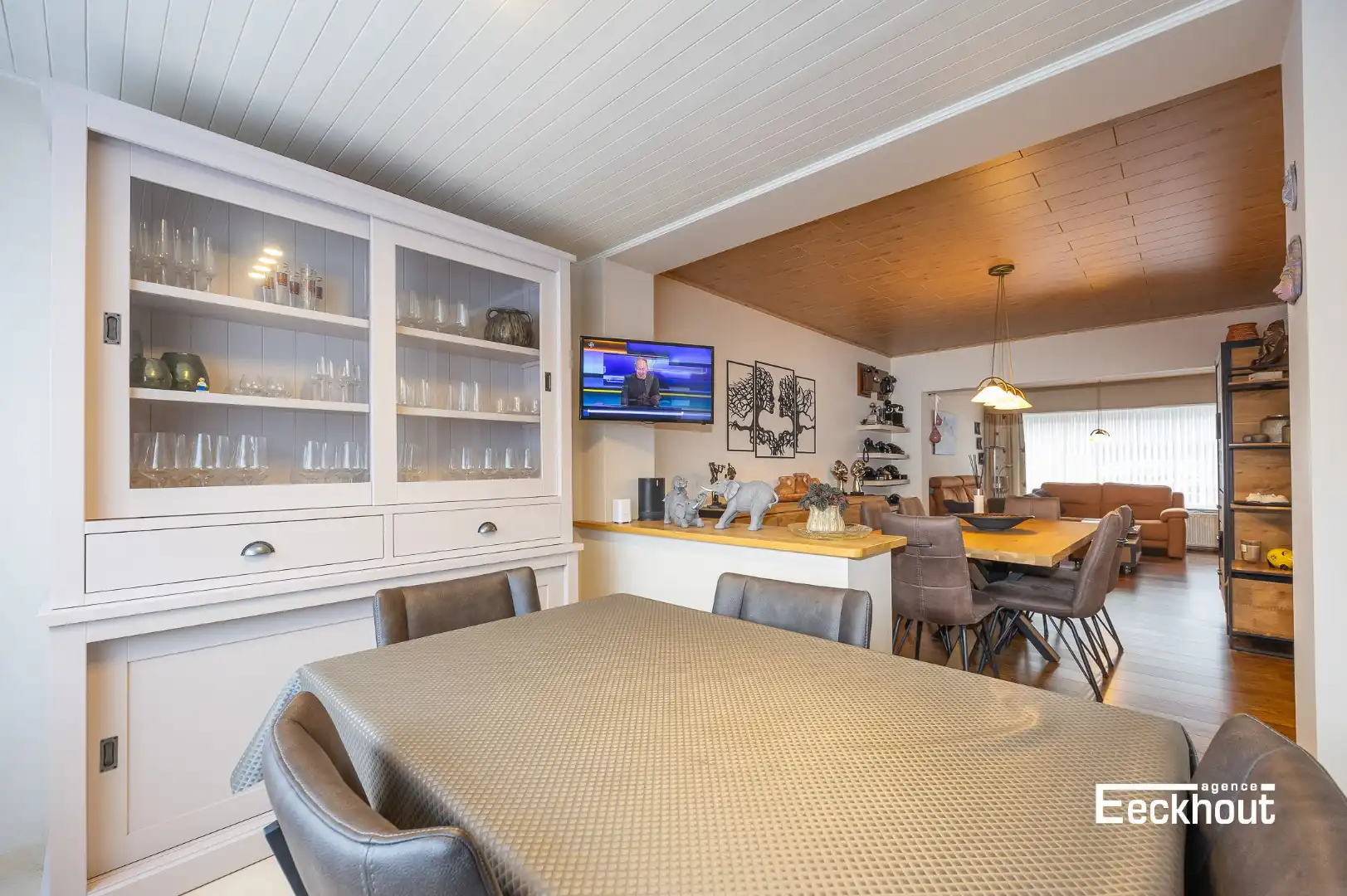 Verzorgde, instapklare woning met onderhoudsvrije buitenruimte! foto 4