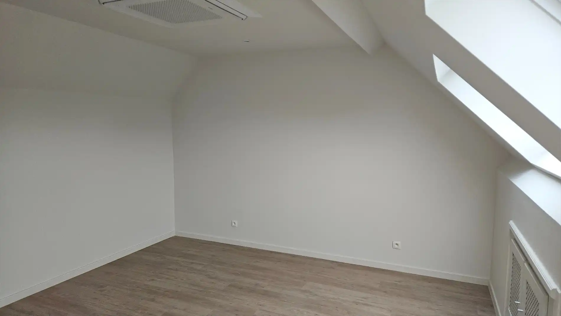 Gerenoveerde woning met 3 slk en terras foto 17