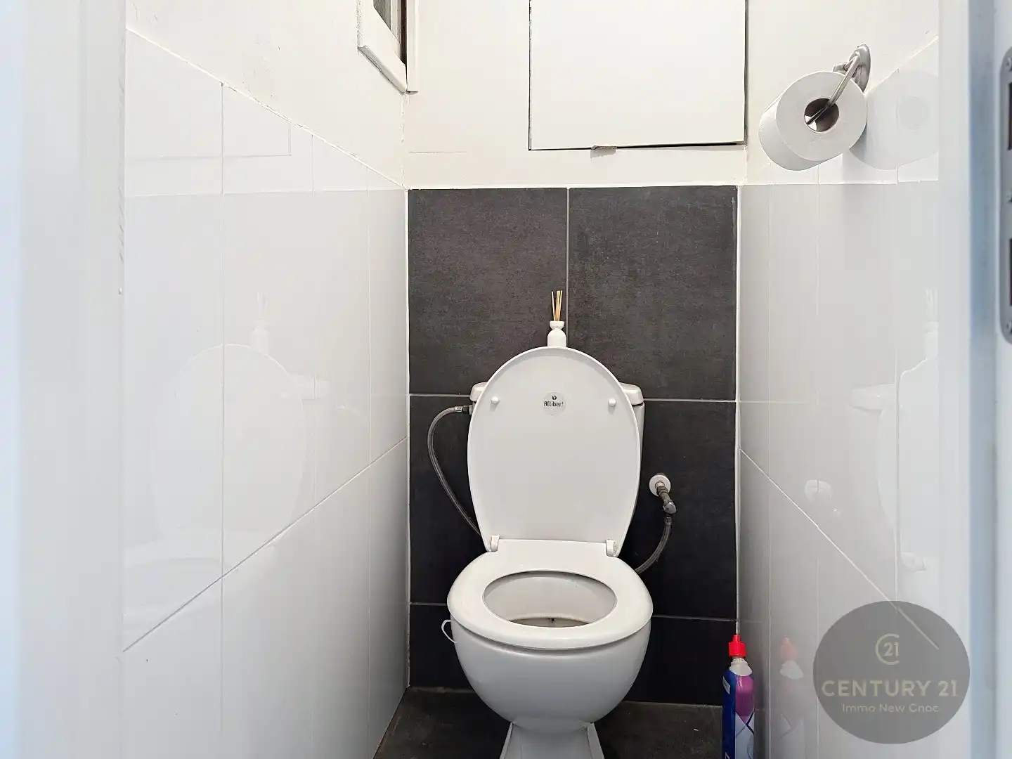 kelderappartement met RUIM terras vlak aan zee foto 15