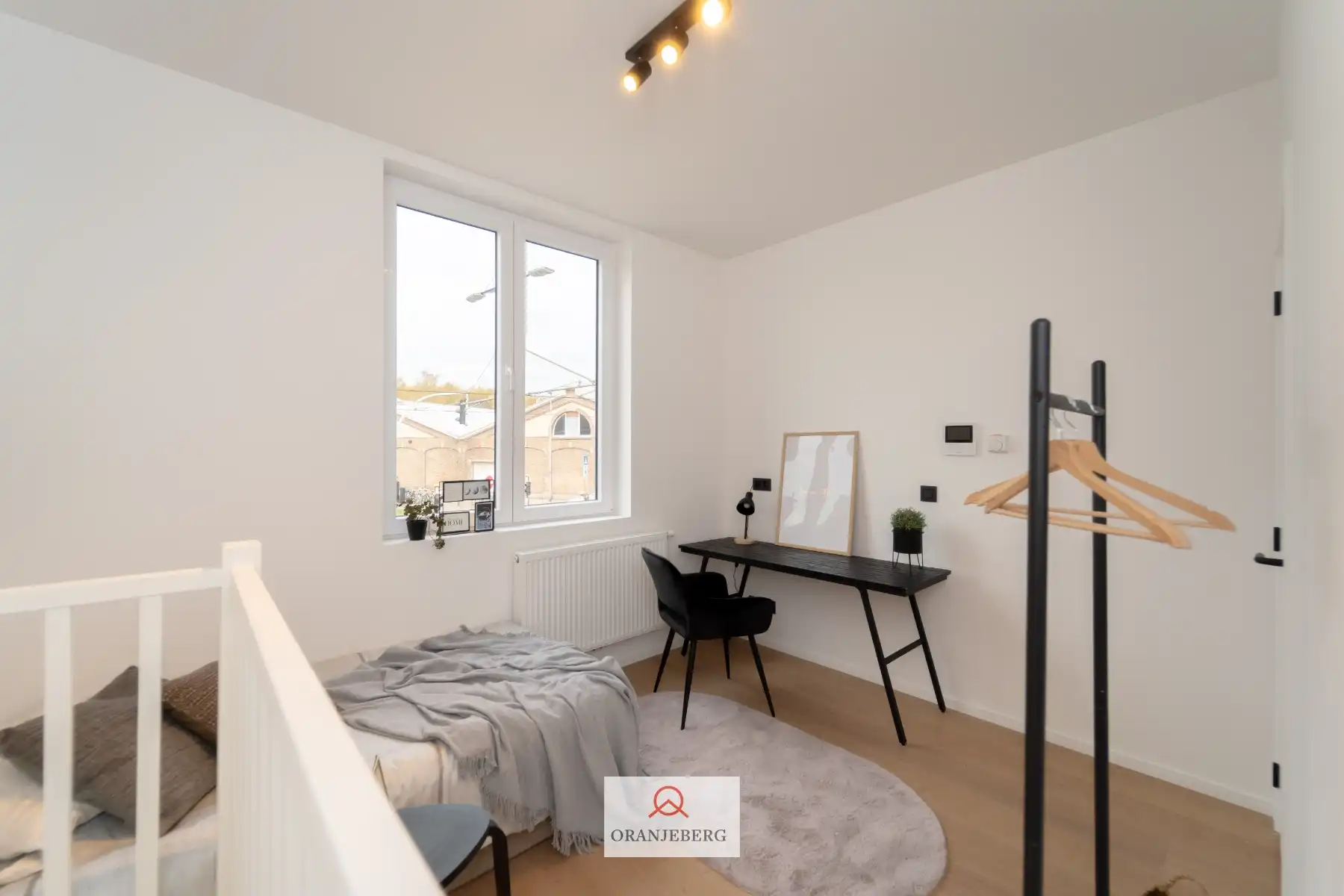 LAATSTE STUDIO! Gerenoveerde lichtrijke duplex studentenstudio foto {{pictureIndex}}