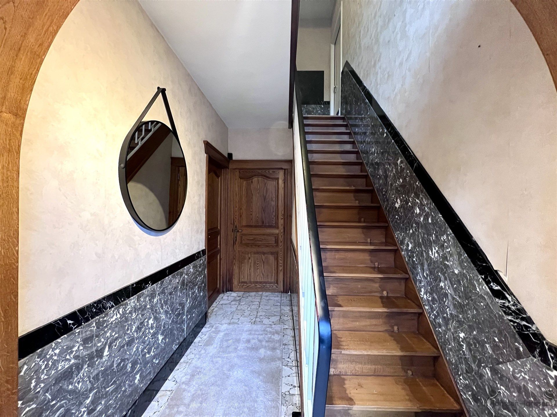 Rijwoning met 4 slaapkamers & tuin foto 6