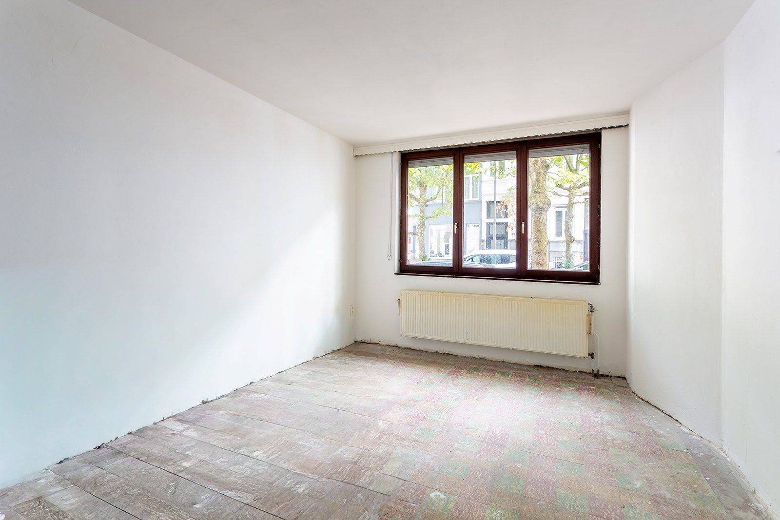 Woning met 6 slaapkamers, volledig naar eigen smaak renoveren foto 3