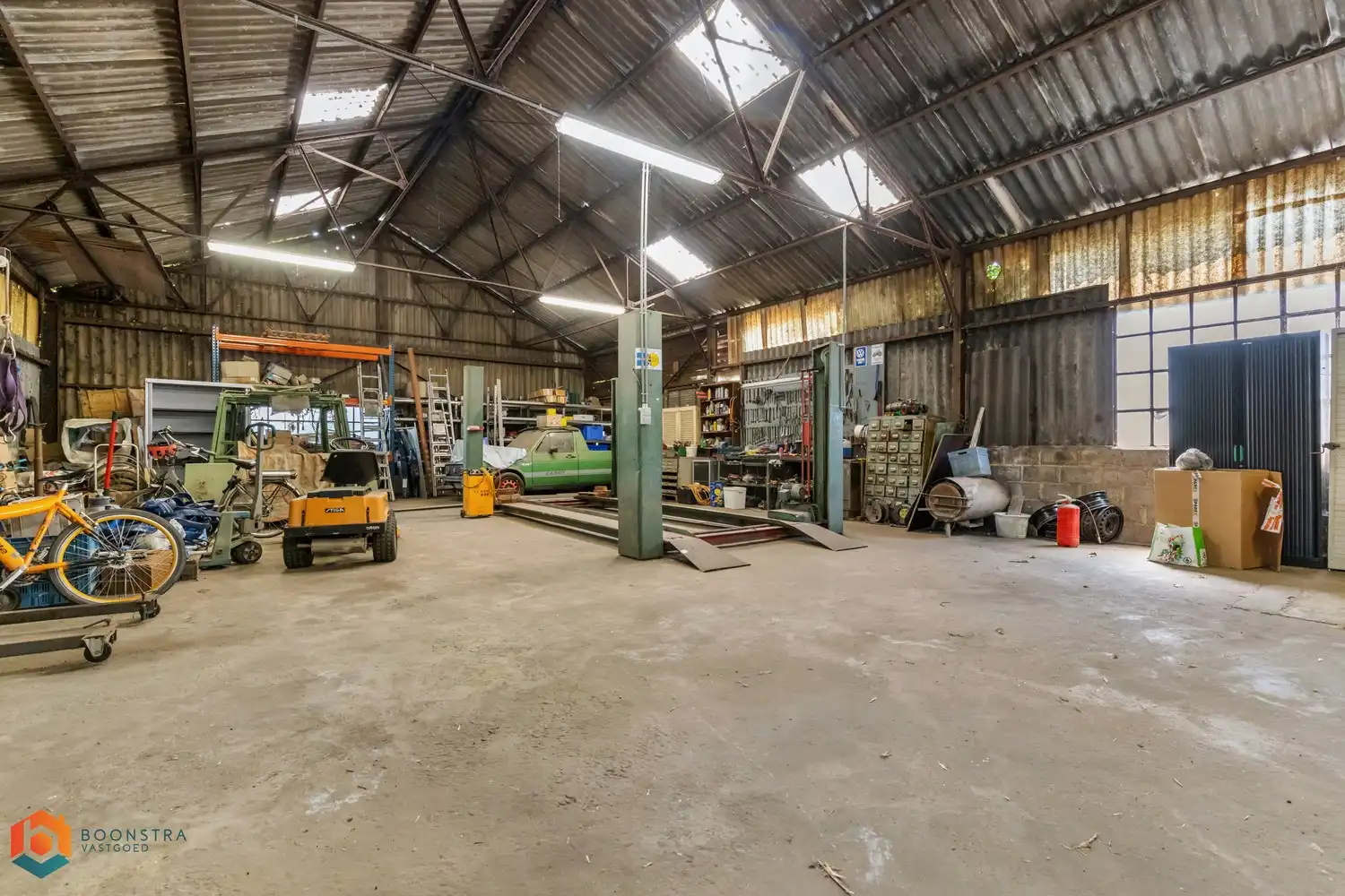 Leuke woning met 3 slpkrs en magazijn van 200m2 foto 2