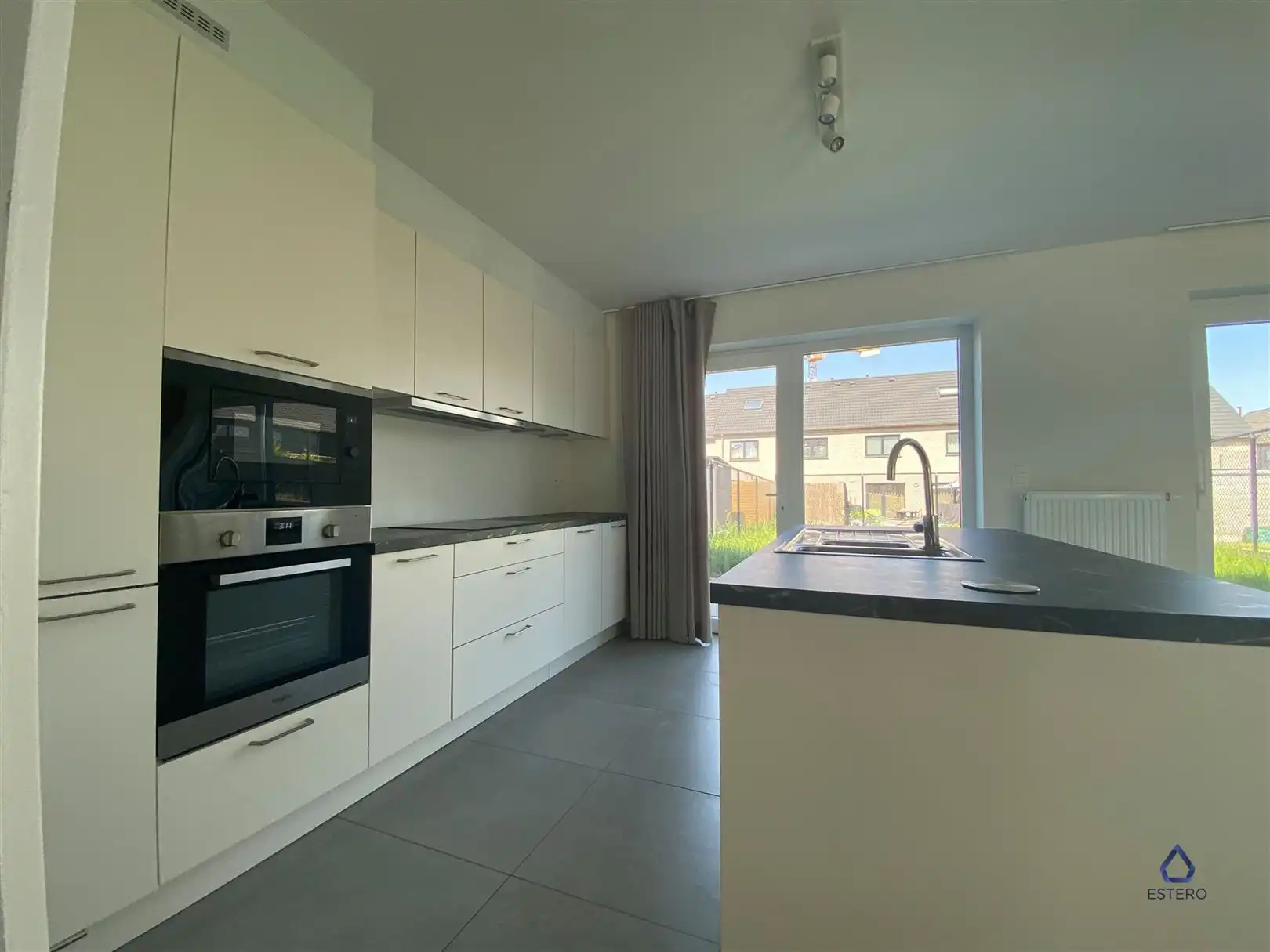 Moderne woning met met 4 slaapkamers foto 5