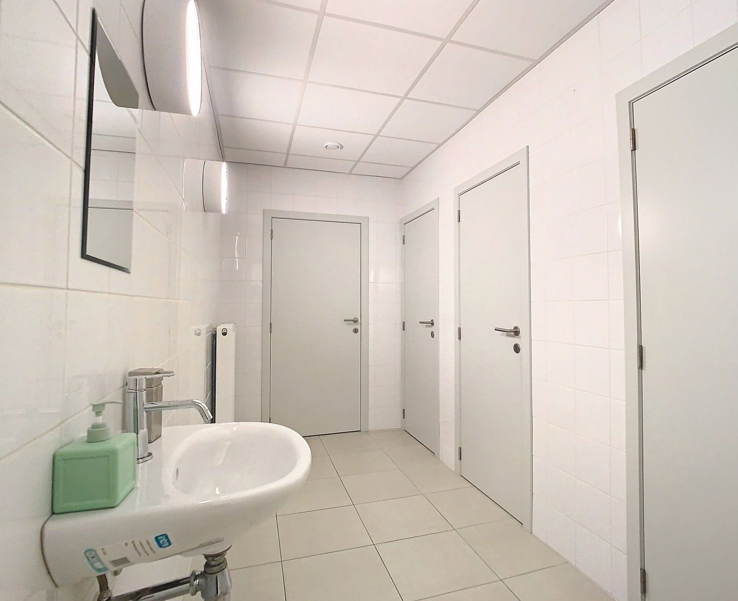 Centraal gelegen, polyvalente handelsruimte! foto 5