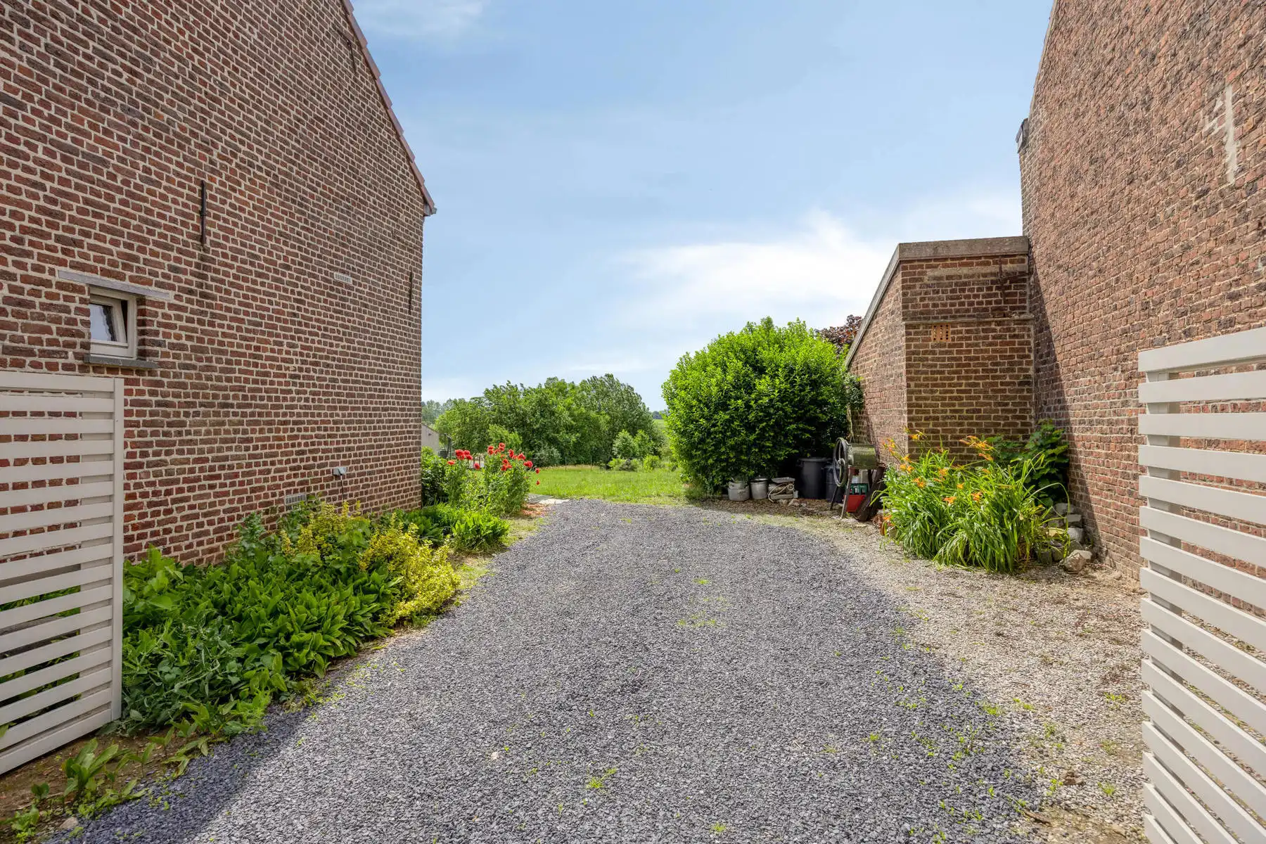 Karaktervolle woning met 3 slaapkamers en grote tuin foto 3