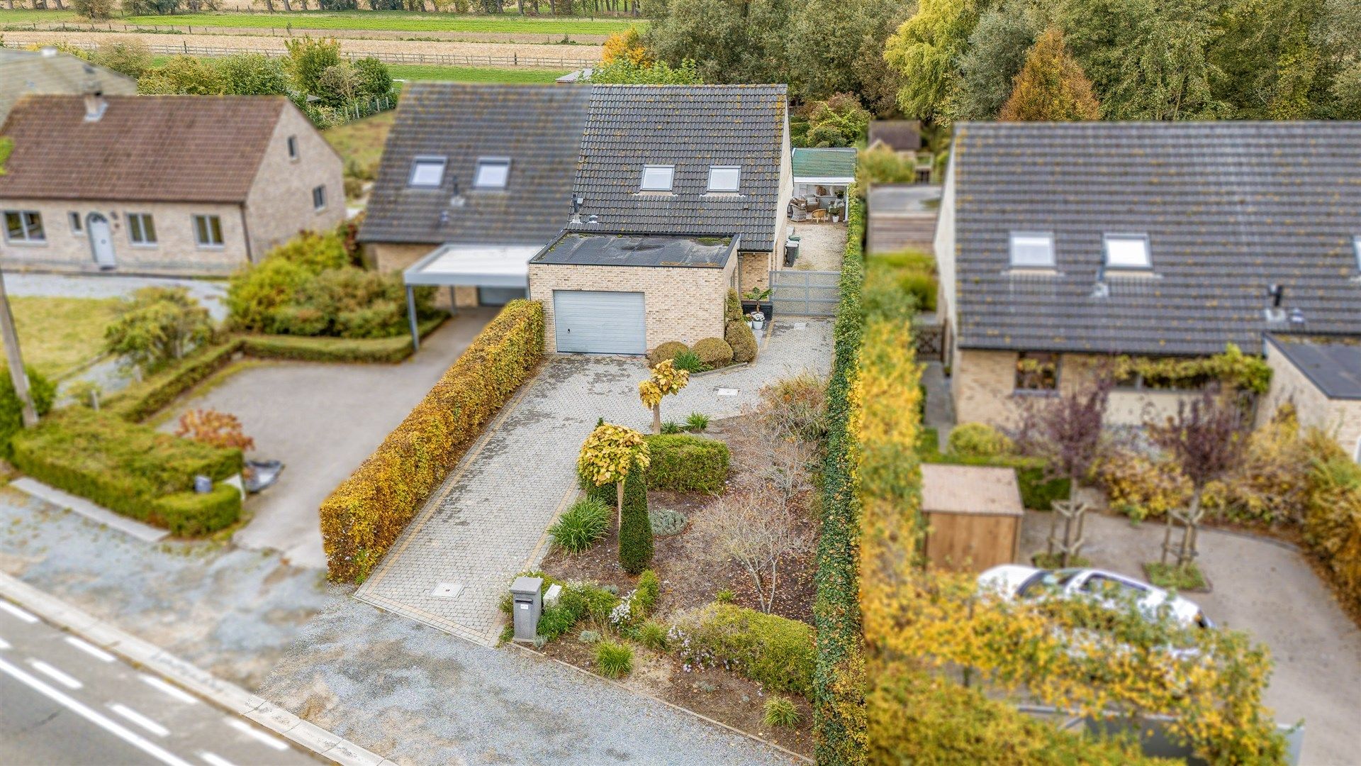 Super gezellige en instapklare woning met mooie tuin in Wichelen foto 2