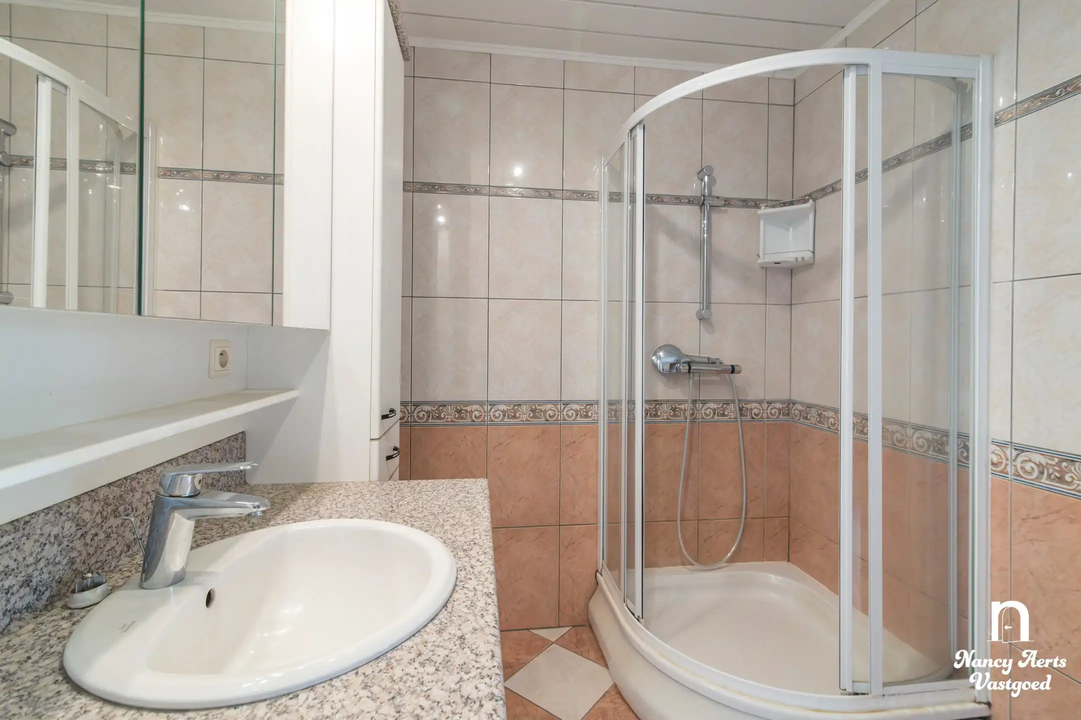 Gelijkvloers wonen met zonnige tuin op een ruim perceel foto 20