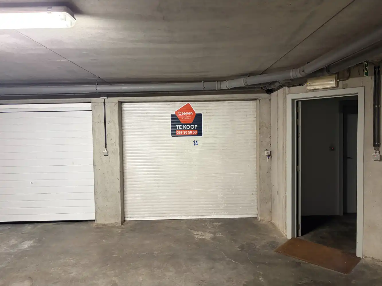 Garagebox te koop op toplocatie in Middelkerke foto {{pictureIndex}}