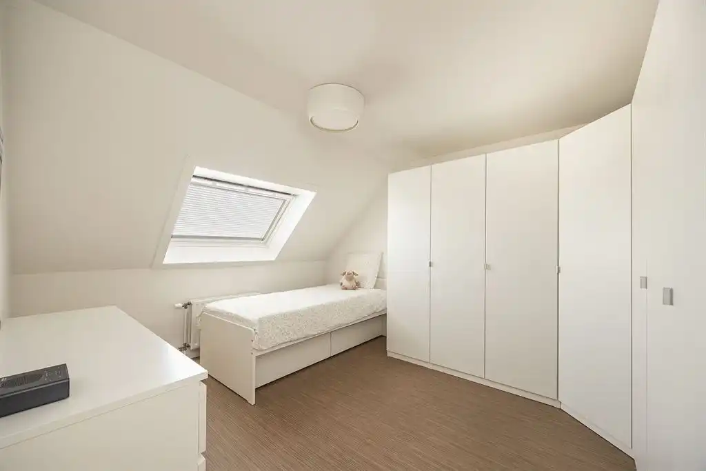 Perfect onderhouden en instapklare split-level woning foto 14