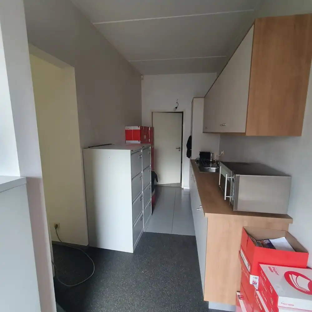 Handelspand met goede zichtbaarheid in het centrum van Neerpelt foto 9