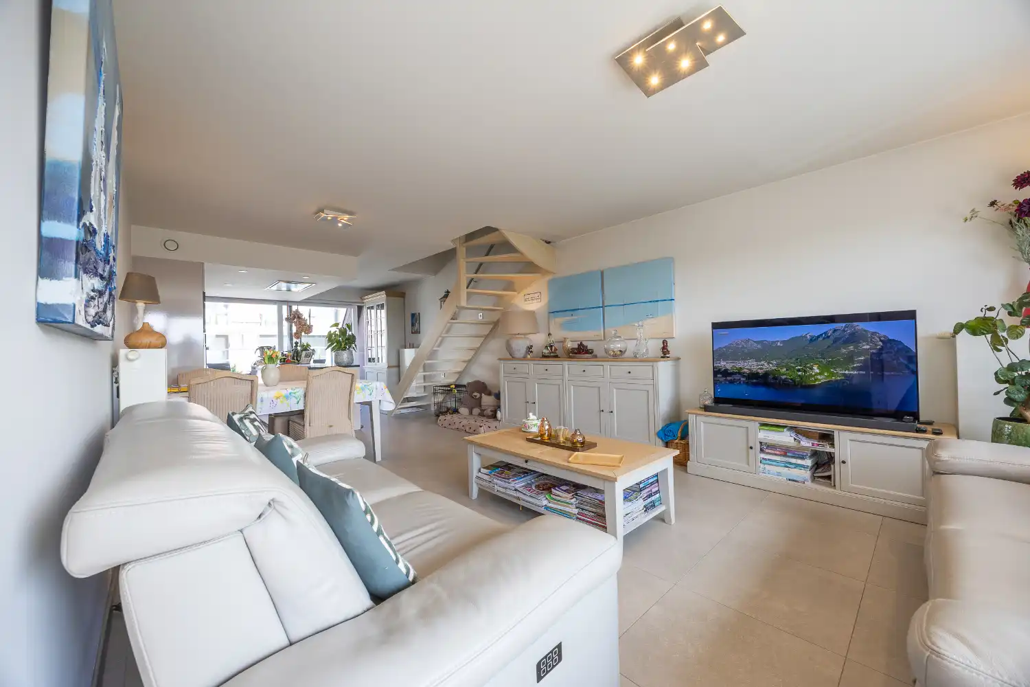 Prachtig recent appartement met 3 slaapkamers, 2 zonneterrassen en optionele privatieve parking in het centrum van Middelkerke foto 4