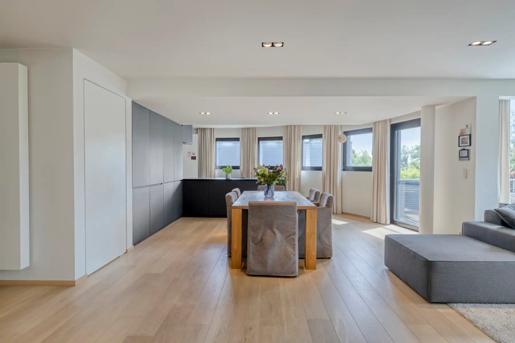Unieke woning met multifunctionele ruimtes te Moerbeke foto 6