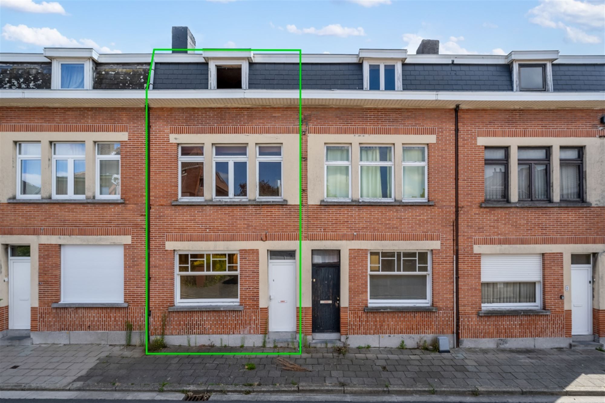 Te renoveren gezinswoning met tuin vlakbij centrum Aalst foto 1