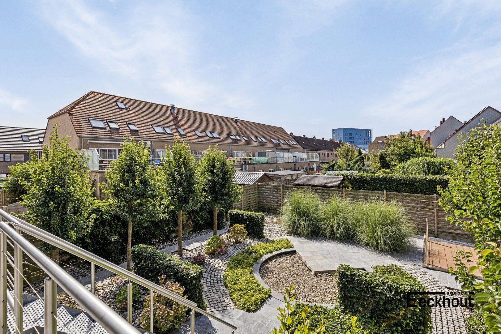 Prachtige instapklare en lichtrijke woning op wandelafstand van het strand! foto 24