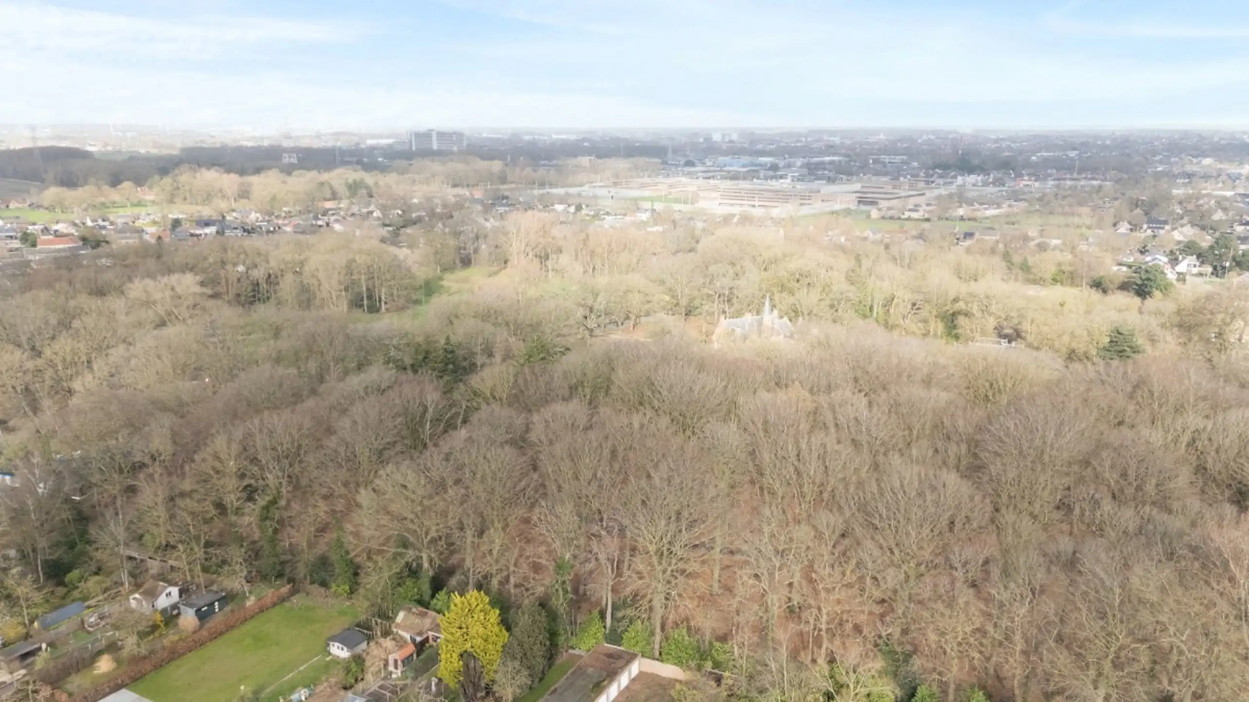 Centraal gelegen burgerwoning met garage en ruime tuin foto 28