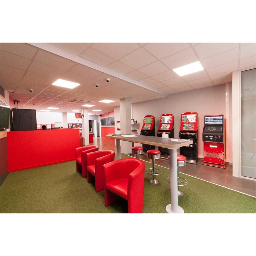 CENTRAAL GELEGEN HANDELSGELIJKVLOERS foto 3