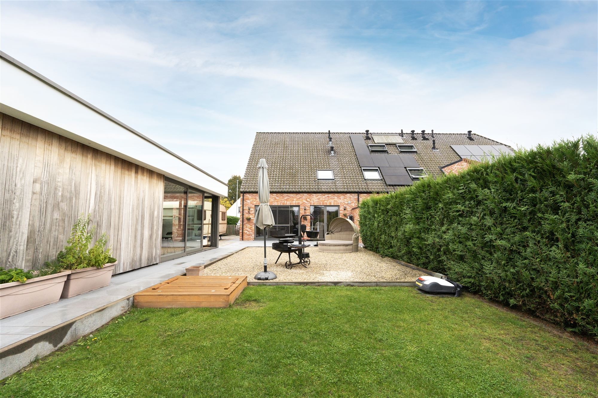 Charmante gezinswoning met 3+1 slaapkamers en praktijkruimte in de tuin foto 22