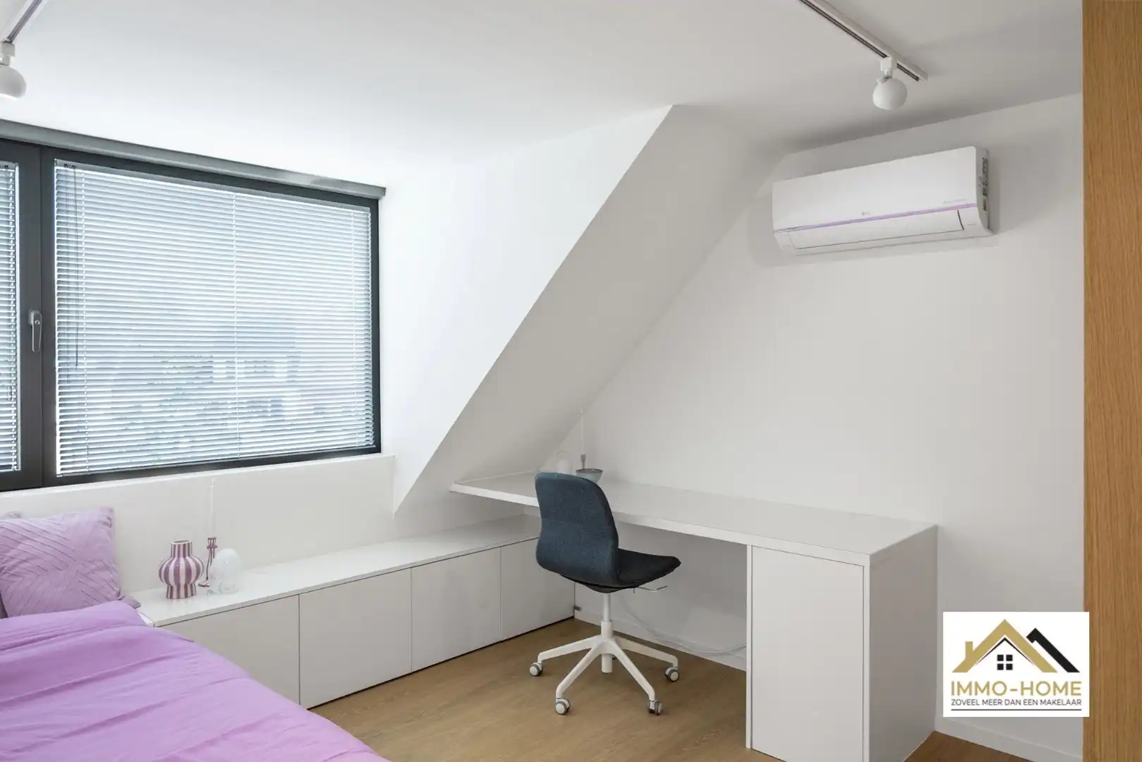 Stijlvolle moderne woning met smart home in Zwijnaarde foto 16