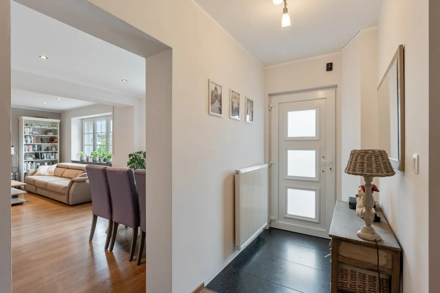 Landelijk gelegen, instapklare woning met 4 slaapkamers en zuidwestgerichte tuin op 8a27ca te Lubbeek. foto 4