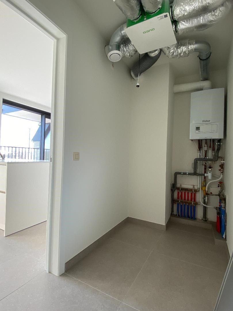 Recent appartement met groot zuid-gericht terras, staanplaats en drie kamers. foto 12
