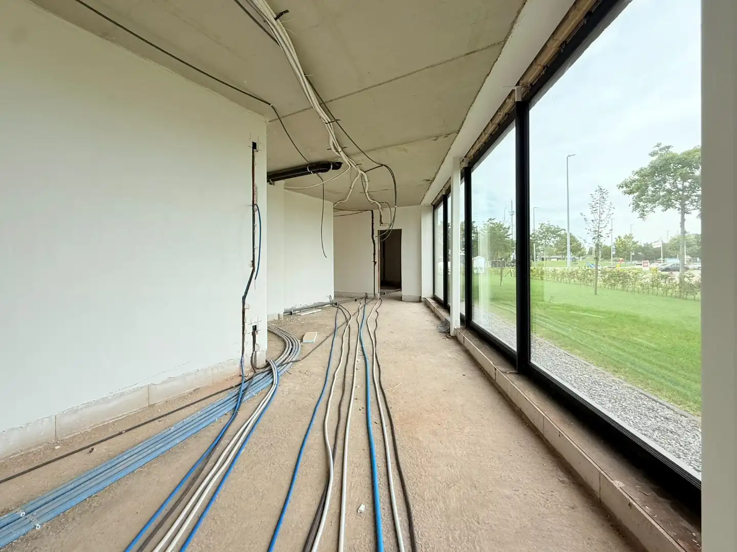 Centraal gelegen commerciële ruimte van 300 m² in Ham met parkeergelegenheid foto 12