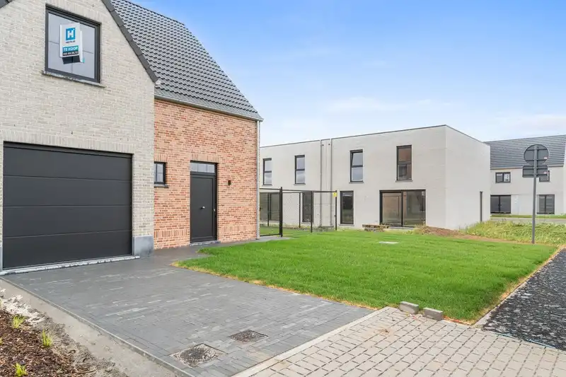 Lichtrijke landelijke nieuwbouwwoningen te Roeselare foto 2