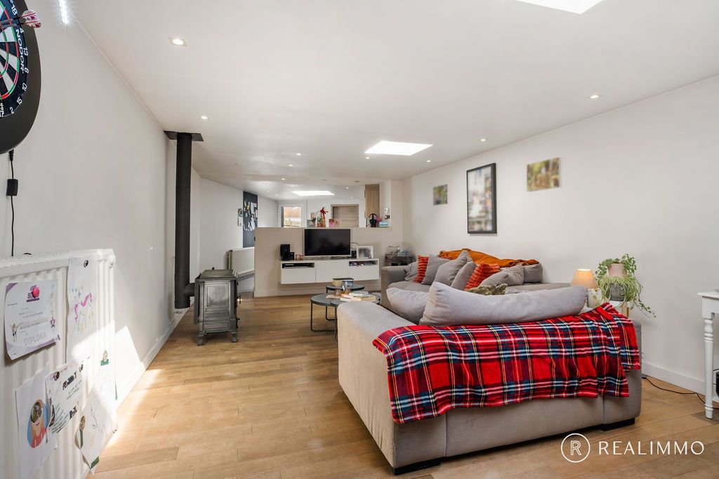 Instapklare woning met tuin, garage en carport foto 6