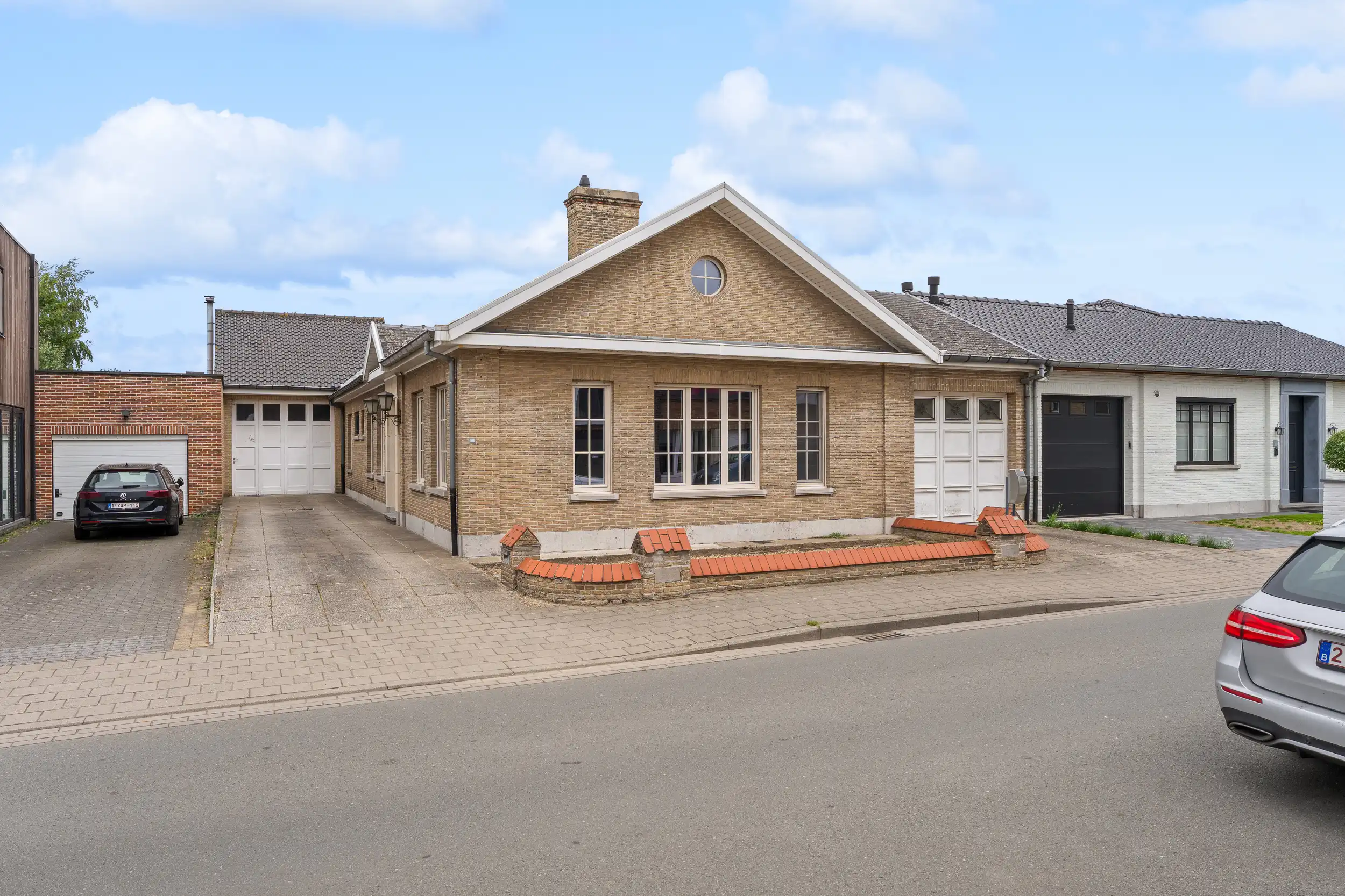 Hoofdfoto van de publicatie: Ruime bungalow met magazijn op 1.101 m² grond