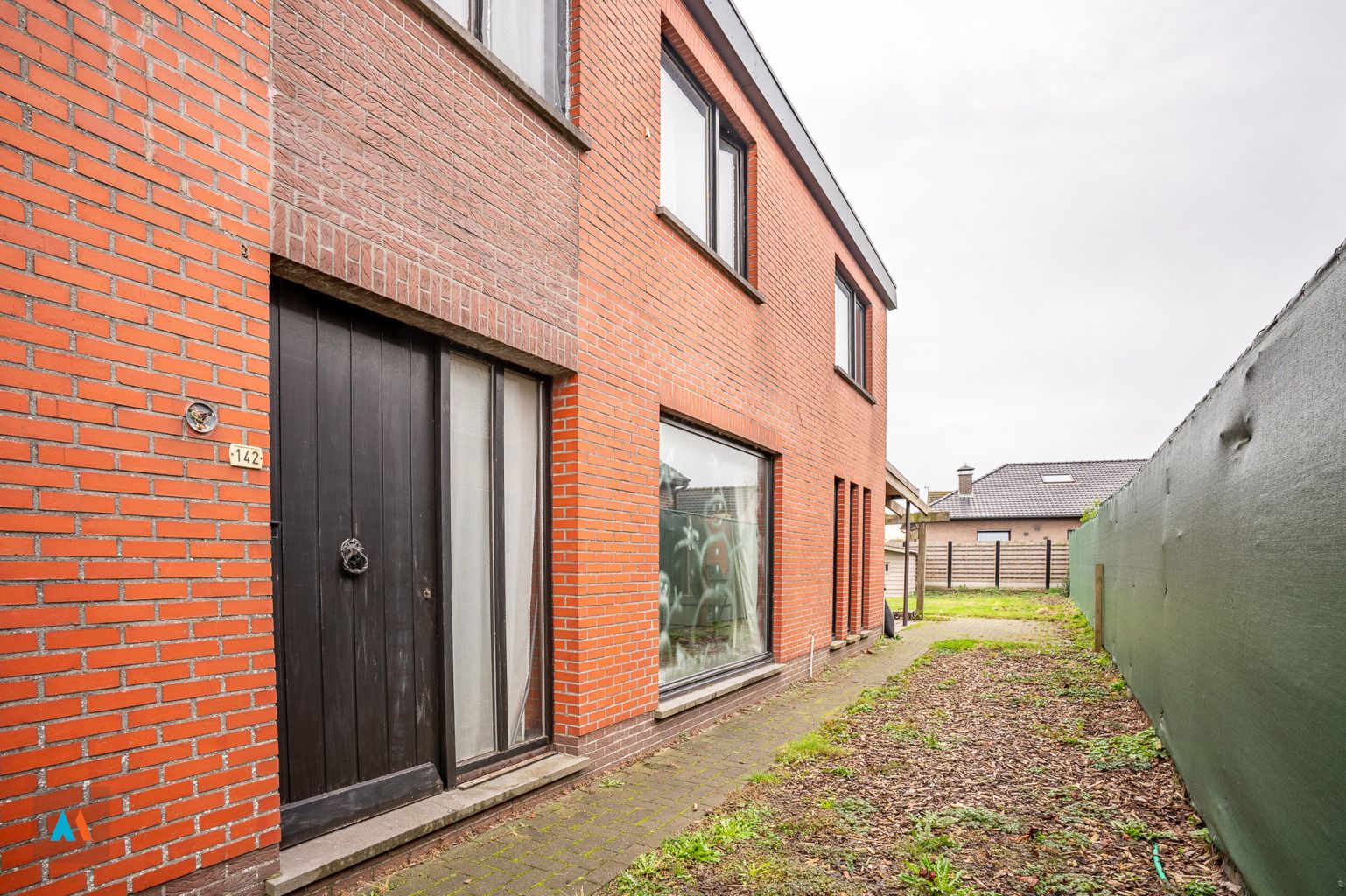 Vrijstaande woning met praktijkruimte en garage foto 7