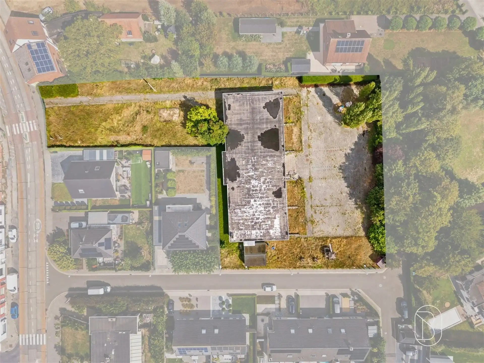 Goed gelegen projectgrond van 3714m² te koop foto {{pictureIndex}}