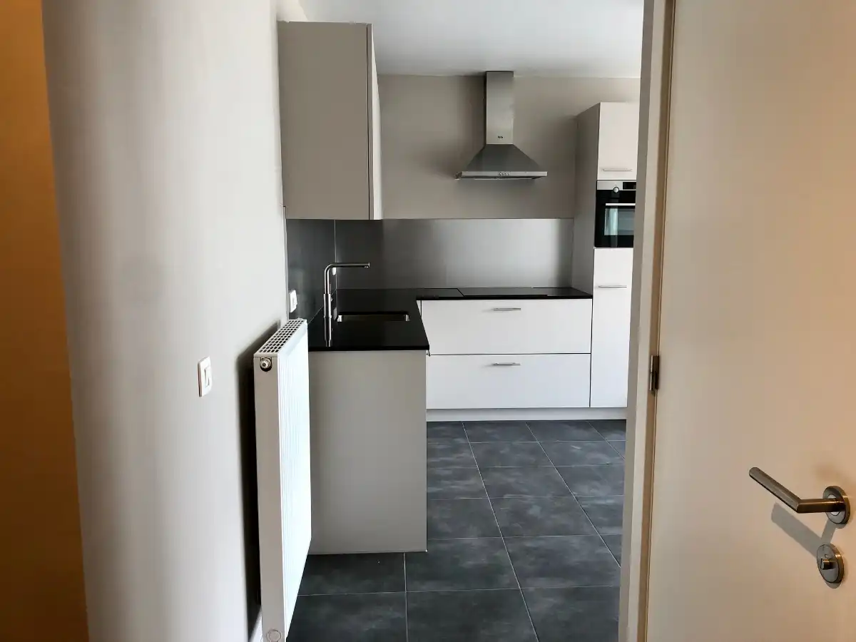 Modern 1 SLPK Appartement met terras en staanplaats foto 11