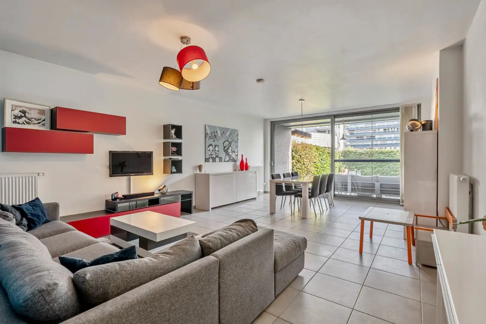 Gelijkvloers appartement (105m²), 2 slpk, tuin/terras, autostaanplaats + kelderberging foto 3