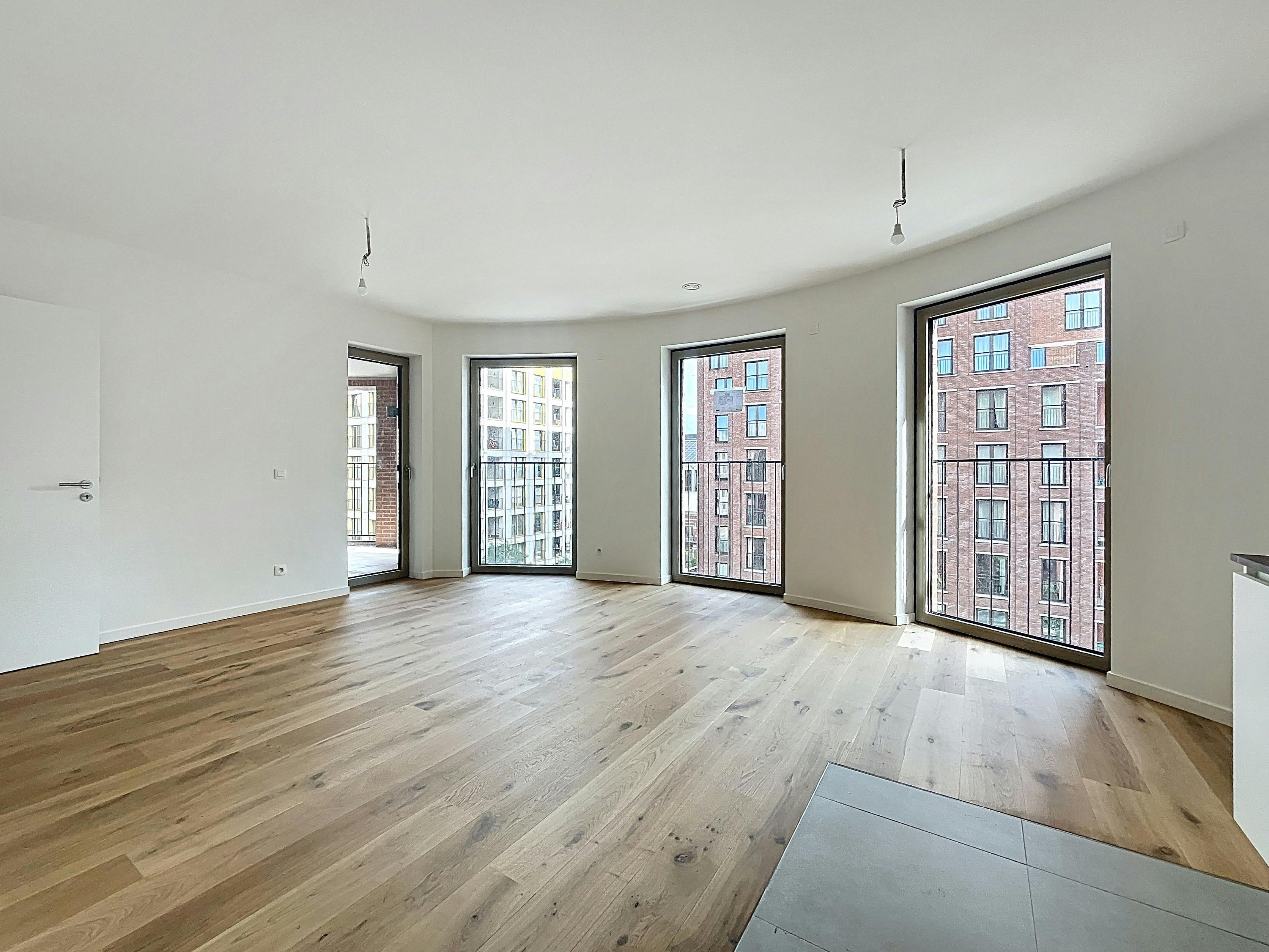 Tour & Taxis | Modern appartement in Oakland met terras foto {{pictureIndex}}