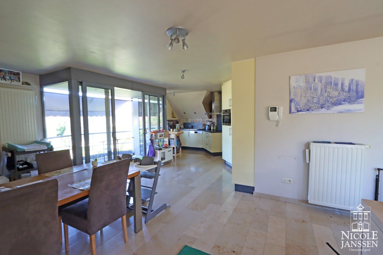 Zeer ruim duplex-appartement foto 5