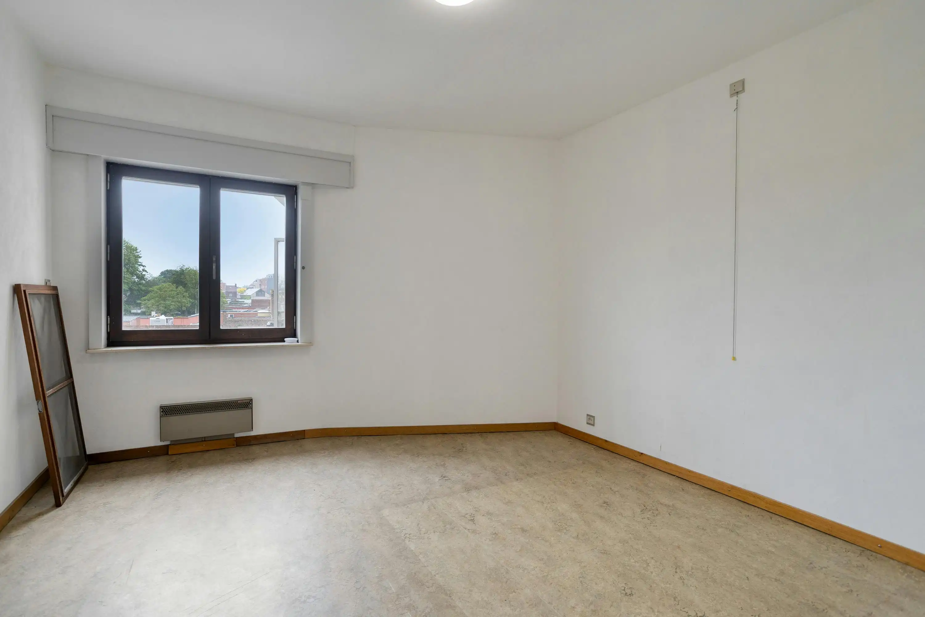Appartement met vier kamers en garage te koop in Ieper foto 8