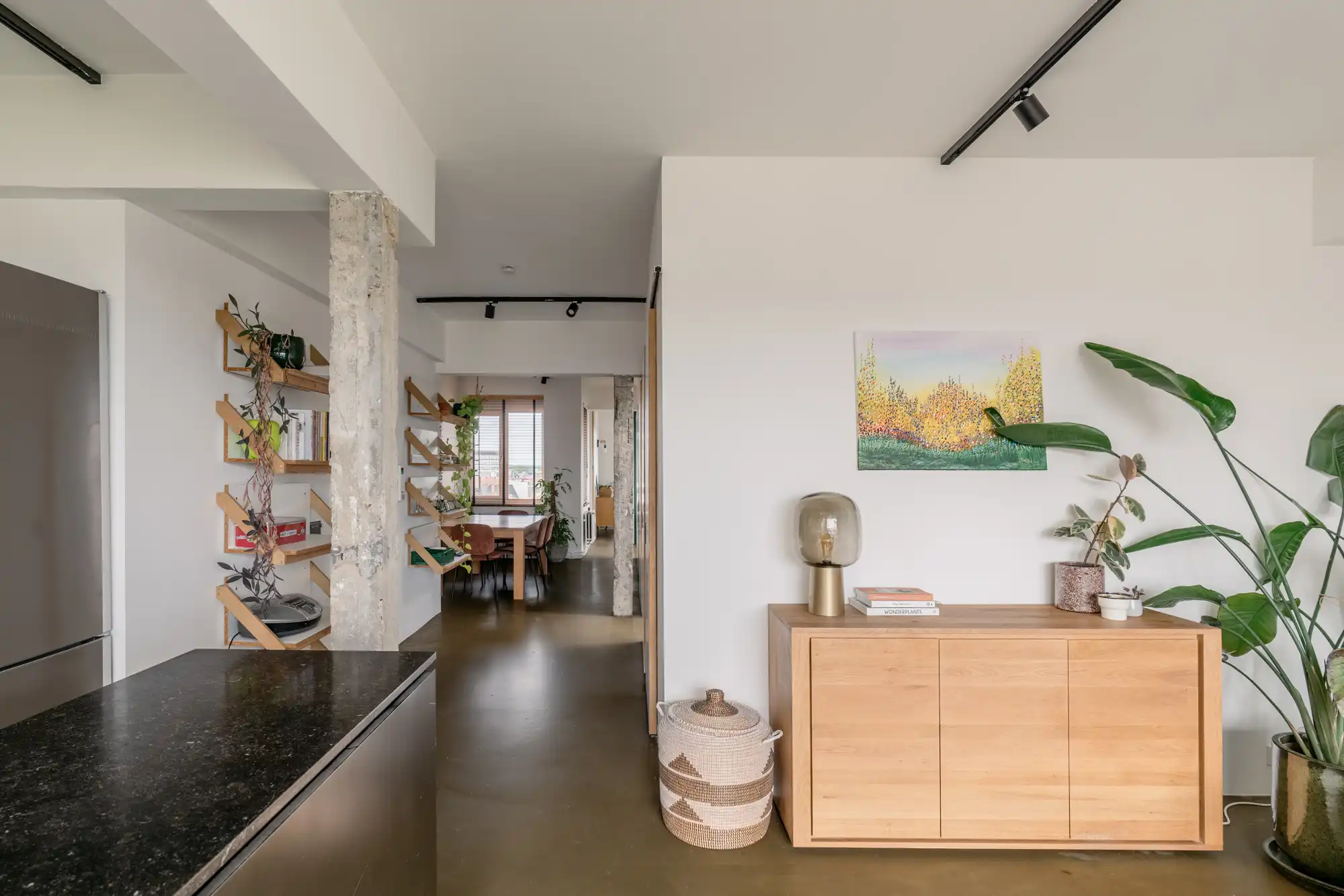 Een architecturaal penthouse met zicht op groene kruinen en het Koninklijk Museum van Schone Kunsten foto 3