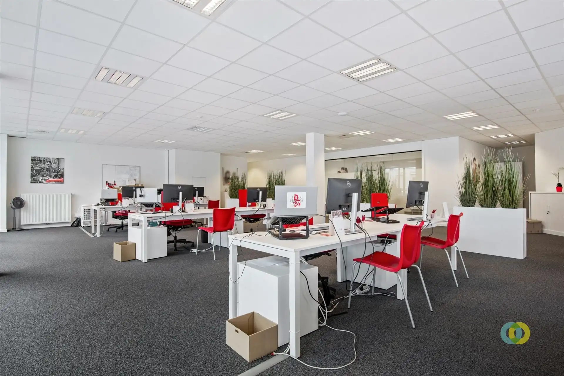 Instapklaar kantoor of commercieel gelijkvloers op uistekende locatie foto 9