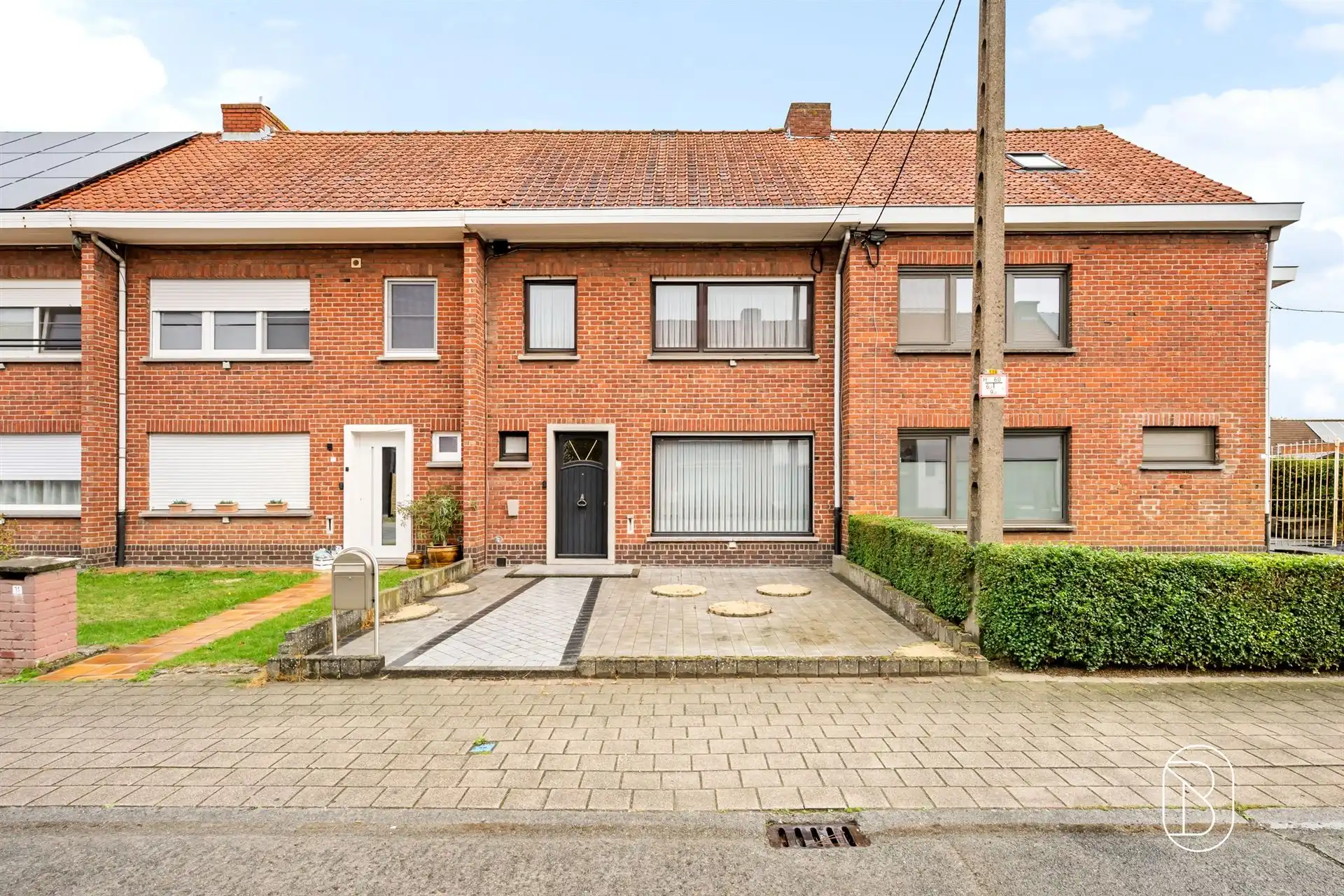 Hoofdfoto van de publicatie: Op te frissen woning met ruime garage, 3 SLK en uitweg!