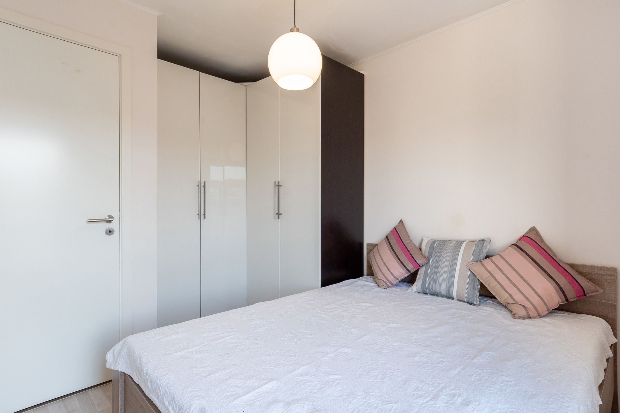 Modern 2-slaapkamer appartement foto 9