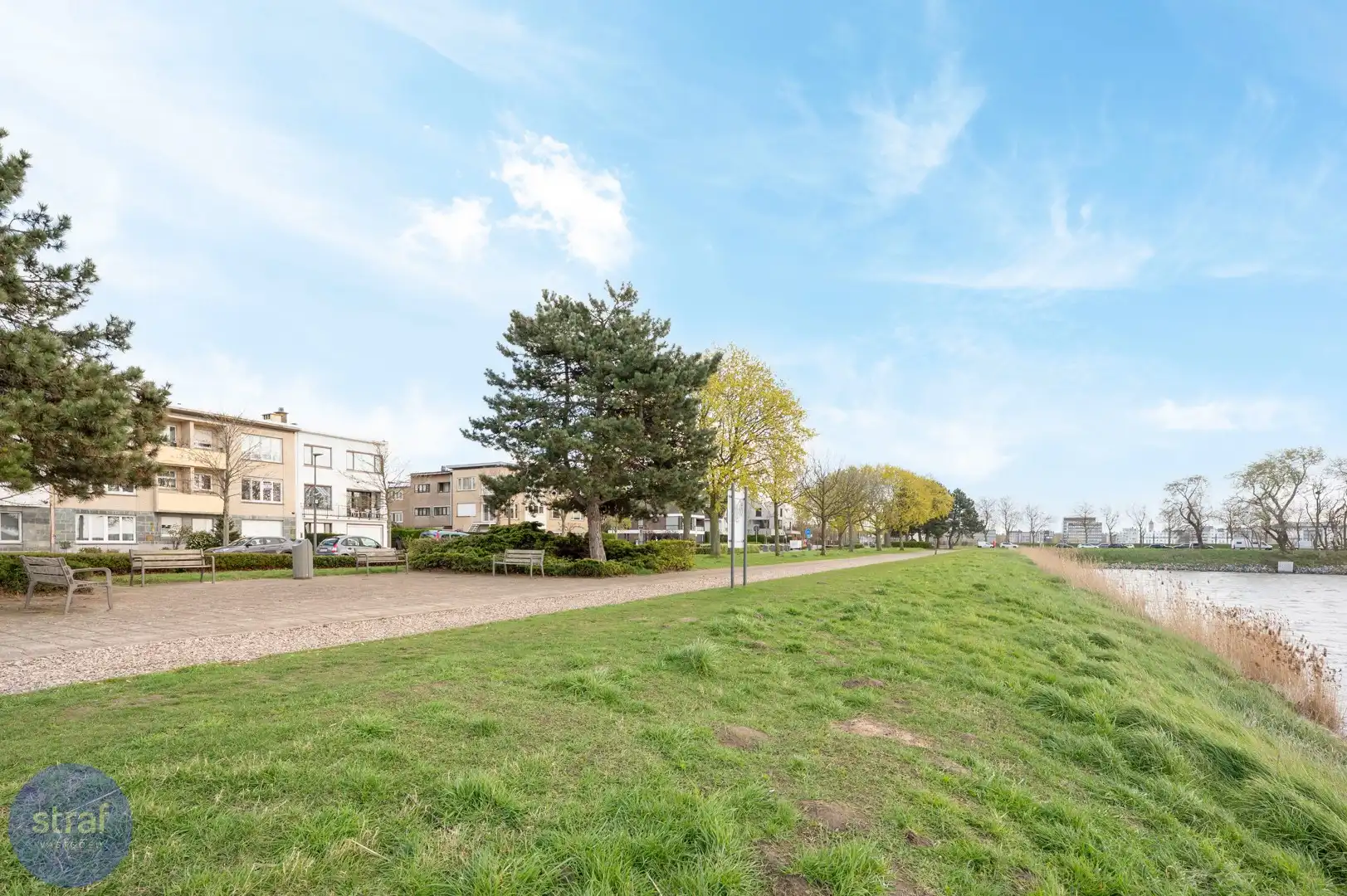 TE HUUR/ Gerenoveerd appartement met 2 slaapkamers, groot terras en zicht op het Galgenweel + 2 kelderbergingen foto 14
