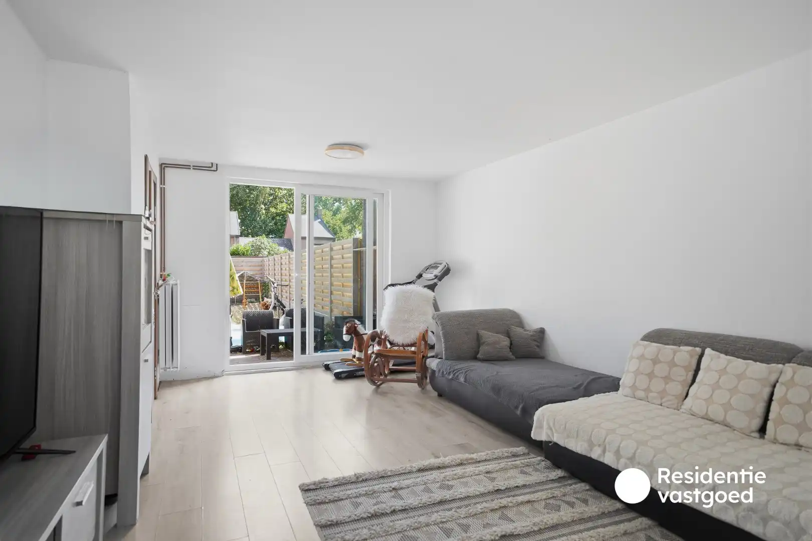 Ruime gezinswoning met grote tuin in kindvriendelijke buurt foto 5