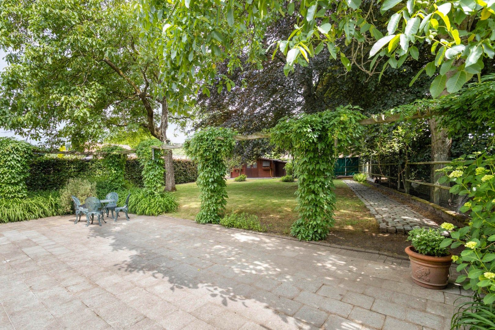 Charmante woning van 256 m2 met 4 slaapkamers te Wommelgem!  foto 24