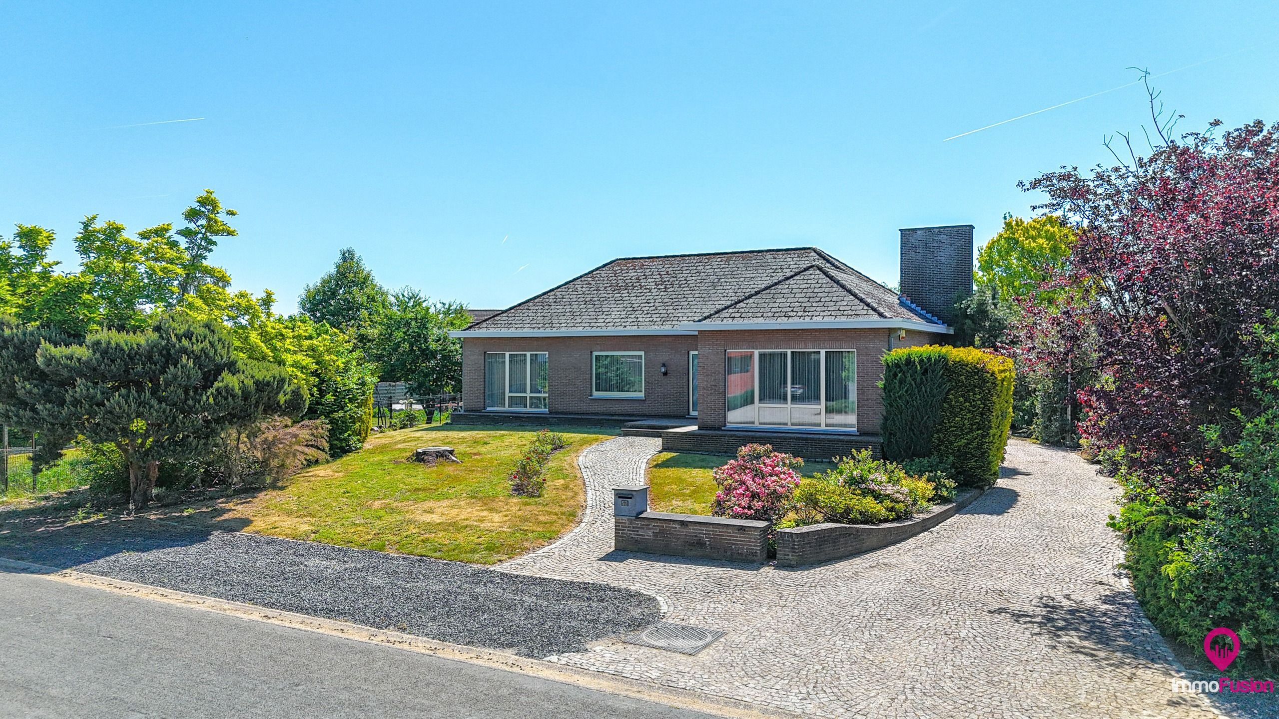 Mooie, volledig onderkelderde bungalow met 3 slaapkamers!  foto 38