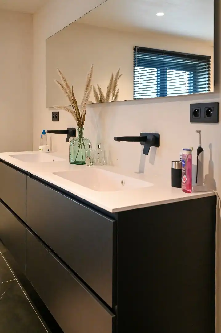 GROTE ALLEENSTAANDE NIEUWBOUWWONING OP 1776M² MET OPRIJLAAN foto 24